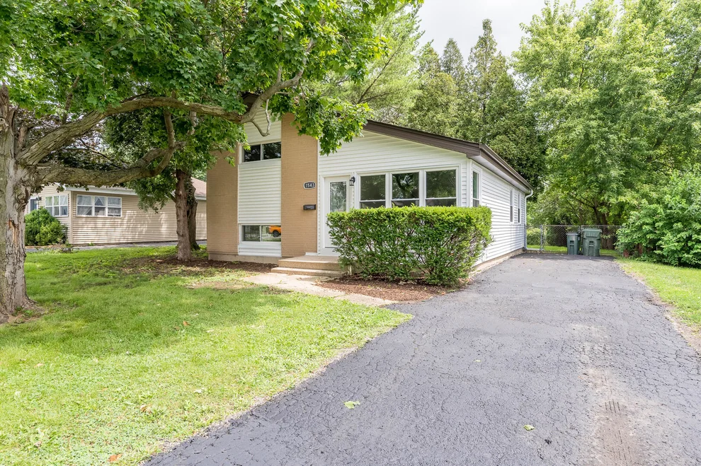 Unit for sale at 1543 Larry Lane, Glendale Heights, IL 60139