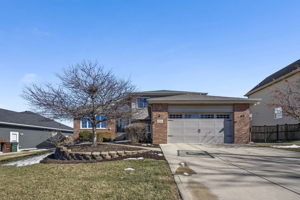 Unit for sale at 550 Doxbury Lane, New Lenox, IL 60451