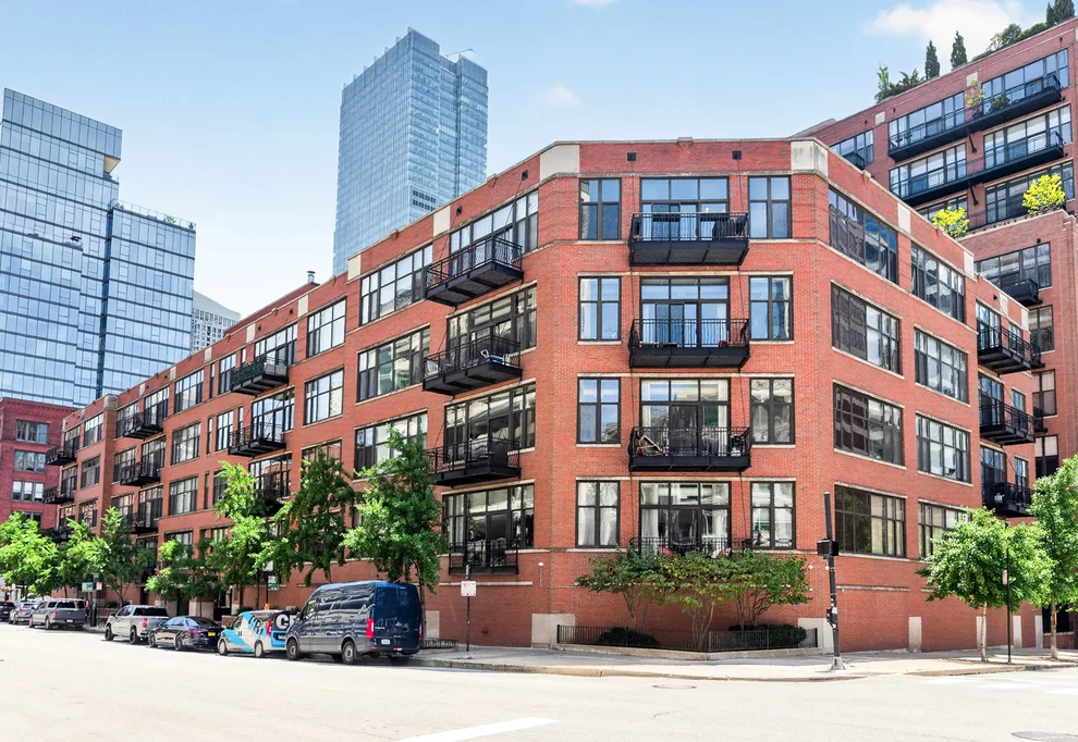 Unit for sale at 333 W HUBBARD Street, Chicago, IL 60610
