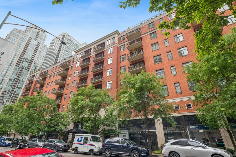 Unit for sale at 33 W HURON Street, Chicago, IL 60654