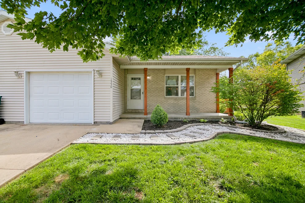 Unit for sale at 1550 Girard Avenue, Bourbonnais, IL 60914