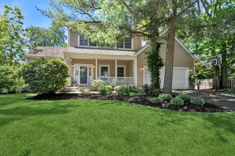 Unit for sale at 670 Williamsburg Avenue, Gurnee, IL 60031