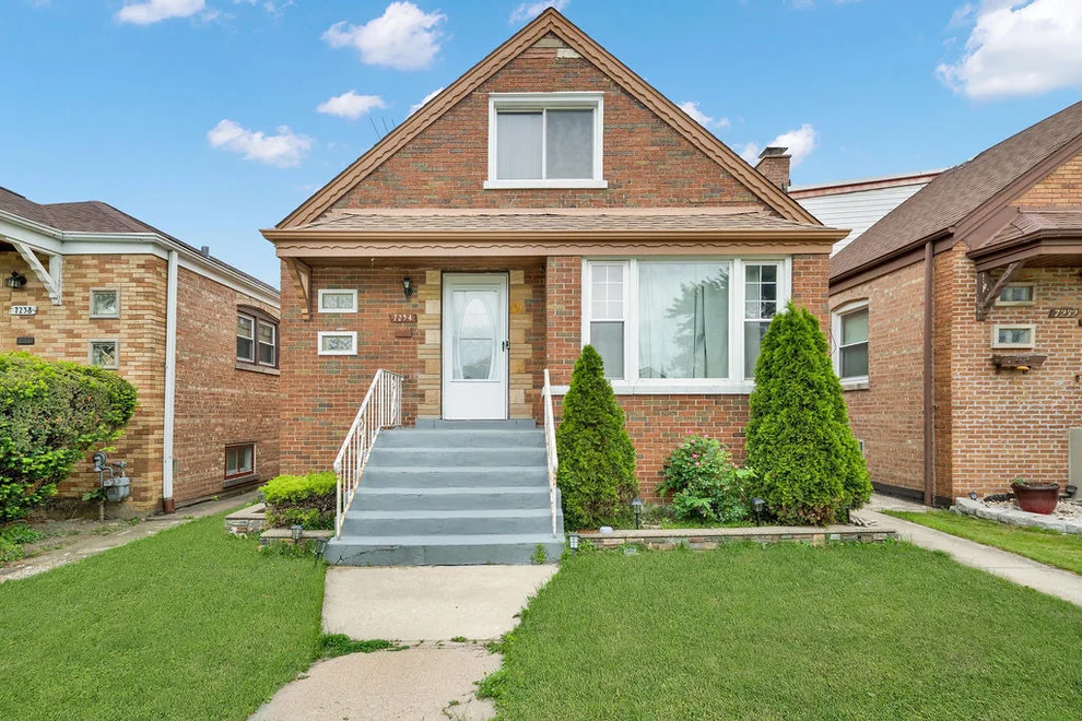 Unit for sale at 7234 S Ridgeway Avenue, Chicago, IL 60629