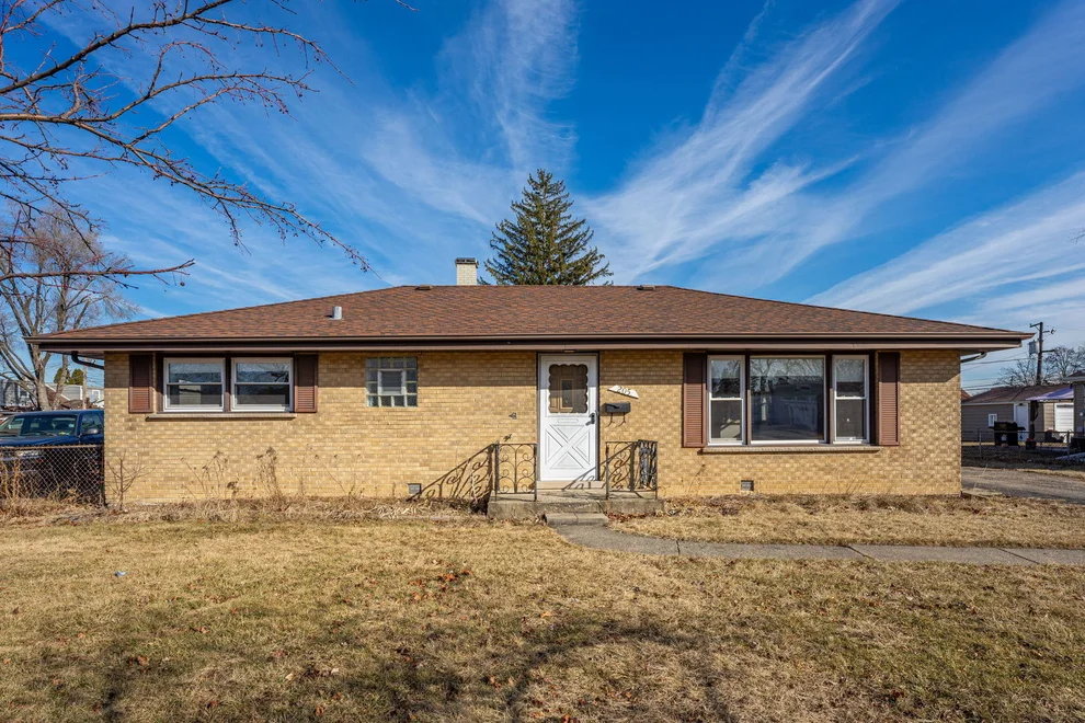 Unit for sale at 205 44th Avenue, Northlake, IL 60164