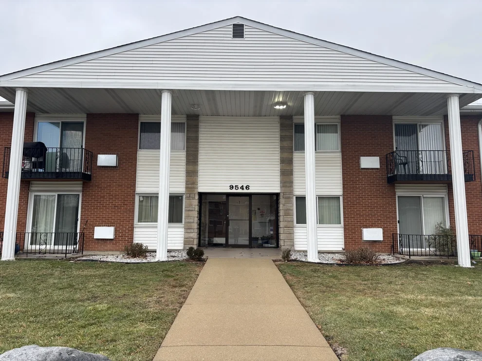 Unit for sale at 9546 Dee Road, Des Plaines, IL 60016