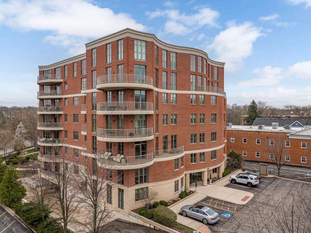 Unit for sale at 520 S Washington Street, Naperville, IL 60540