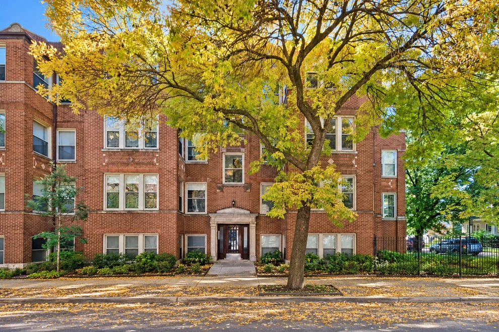Unit for sale at 3725 W Byron Street, Chicago, IL 60618
