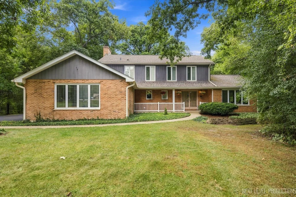 Unit for sale at 6N422 Woodhill Lane, St. Charles, IL 60175