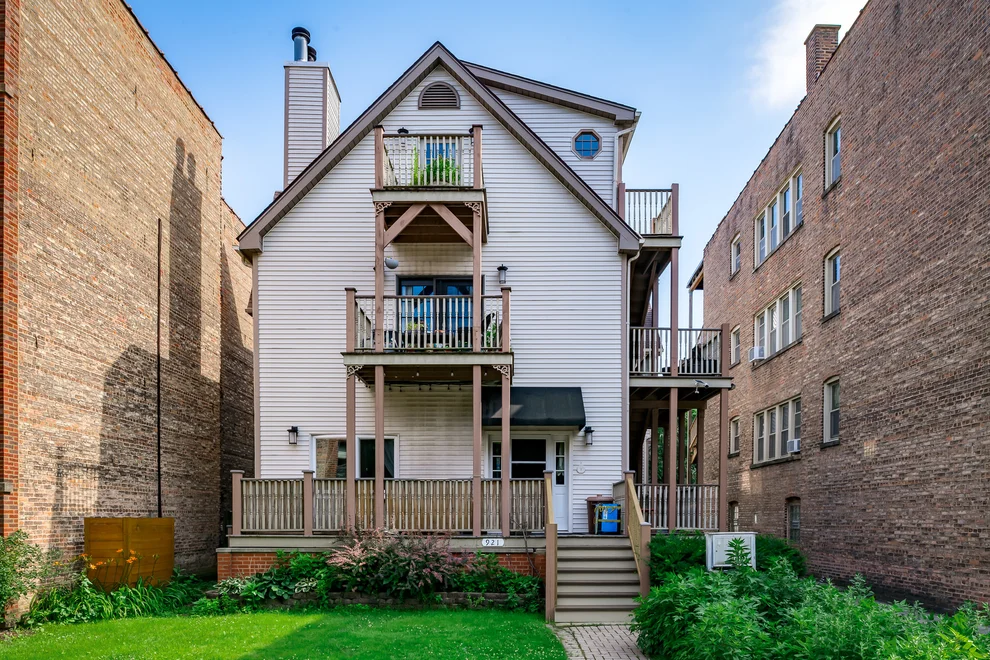 Unit for sale at 921 Ontario Street, Oak Park, IL 60302