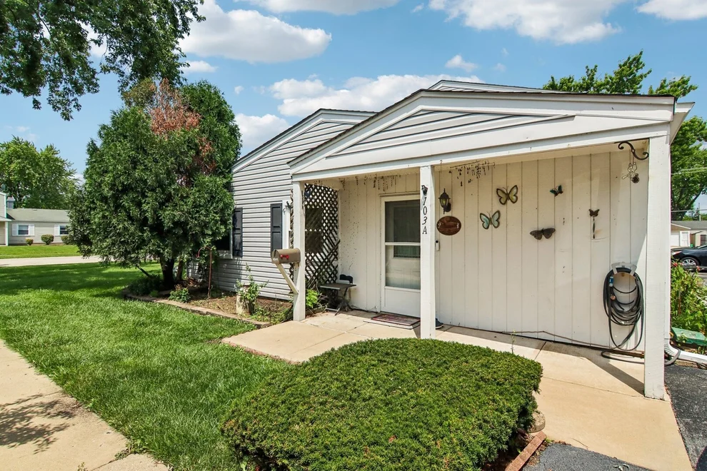 Unit for sale at 103 Daniel Court, Bartlett, IL 60103