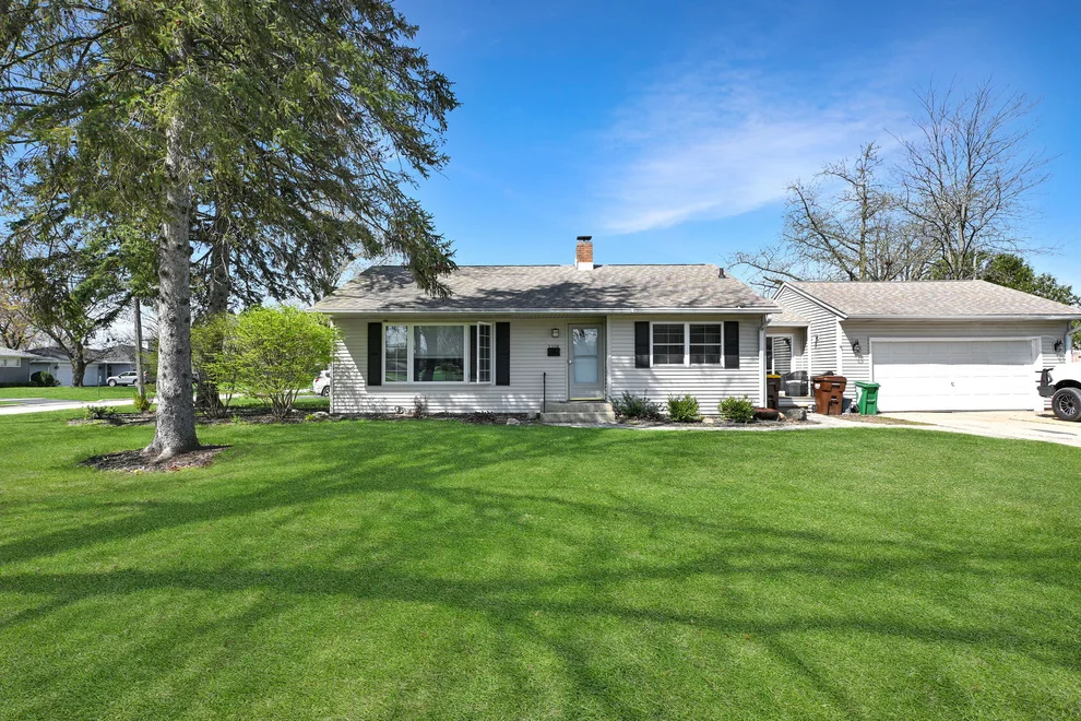 Unit for sale at 1118 Blakely Street, Woodstock, IL 60098