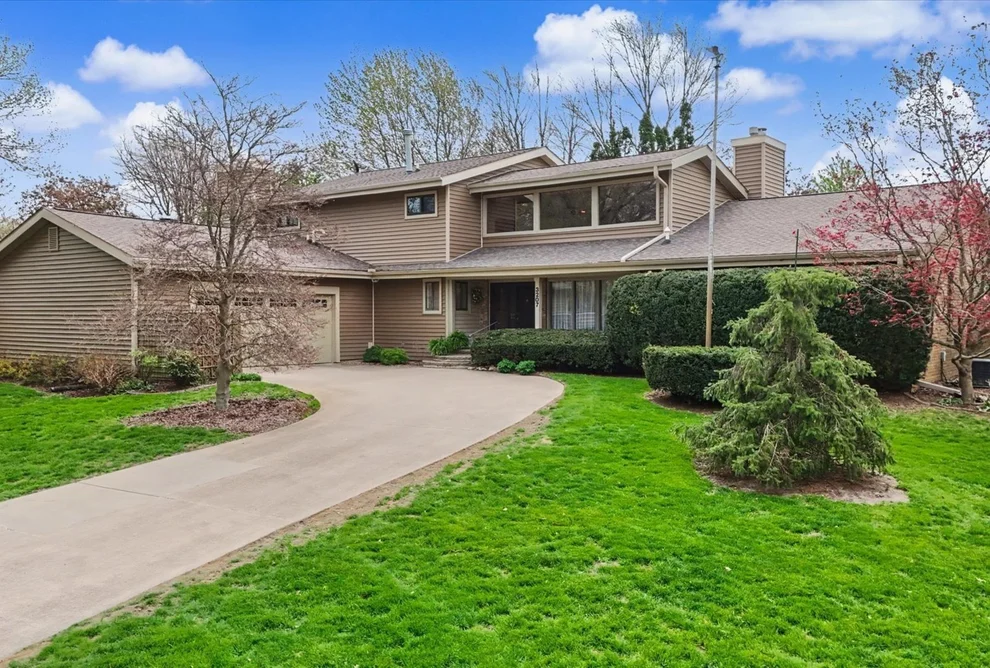 Unit for sale at 3207 Douglas Woods Drive, Urbana, IL 61802