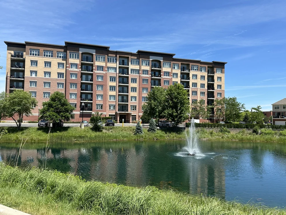 Unit for sale at 1199 E Port Clinton Road, Vernon Hills, IL 60061