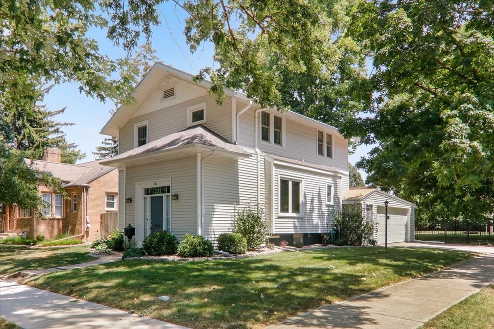 Unit for sale at 222 S Florence Avenue, Bloomington, IL 61701