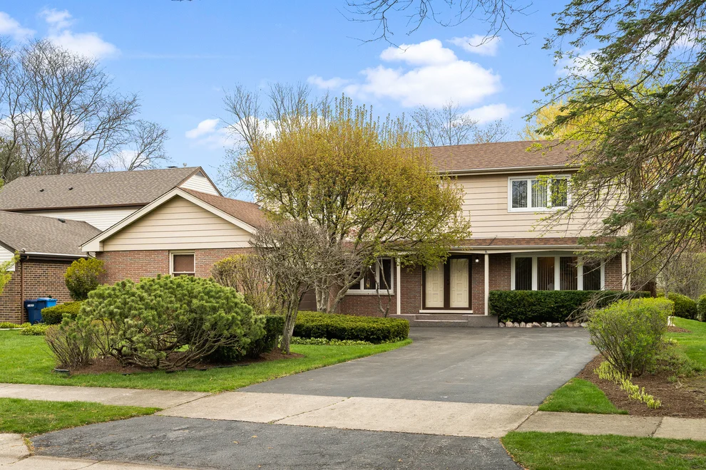 Unit for sale at 1837 Eastwood Avenue, Highland Park, IL 60035