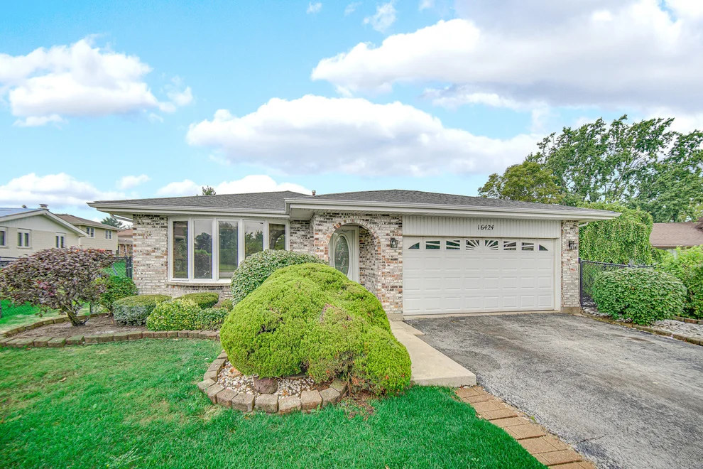 Unit for sale at 16424 MAPLEWOOD Court, Tinley Park, IL 60477