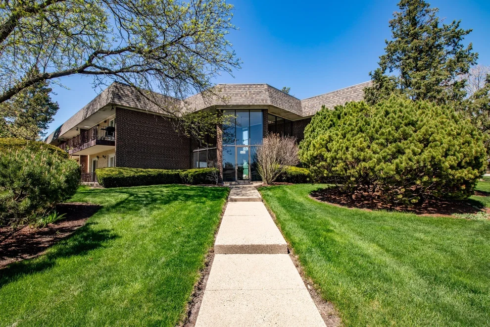 Unit for sale at 3N550 Crown Road, Elmhurst, IL 60126