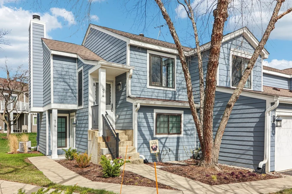Unit for sale at 974 Westchester Circle, Schaumburg, IL 60193