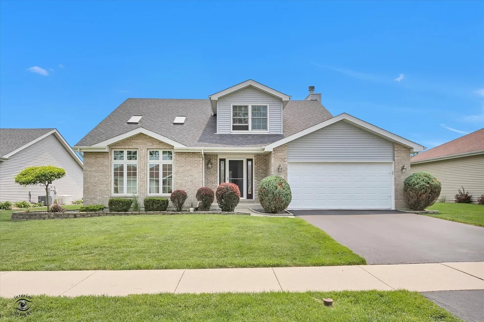 Unit for sale at 262 Mallards Cove, Beecher, IL 60401