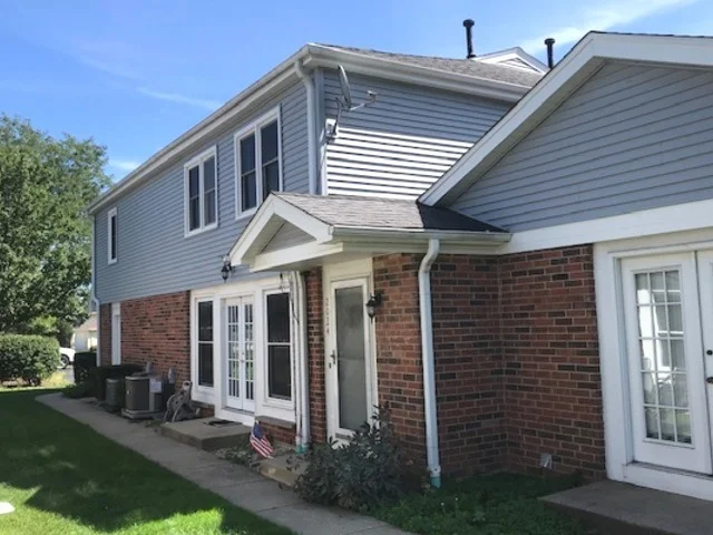 Unit for sale at 2024 N Old Hicks Road, Palatine, IL 60074