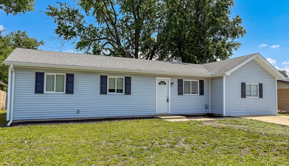 Unit for sale at 1516 N Mattis Avenue, Champaign, IL 61821