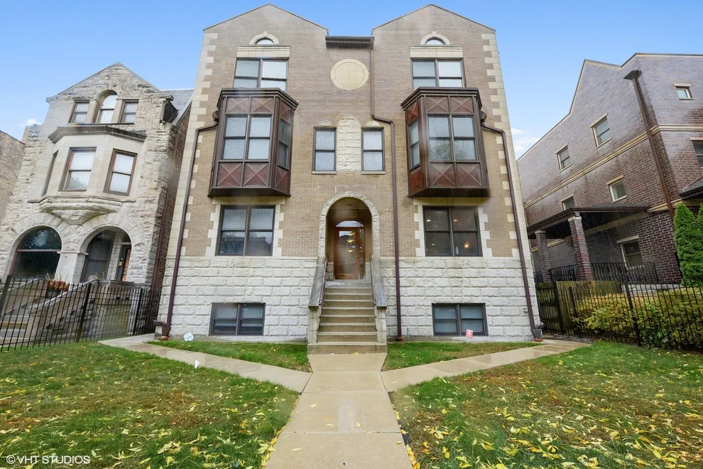 Unit for sale at 3971 S ELLIS Avenue, Chicago, IL 60653