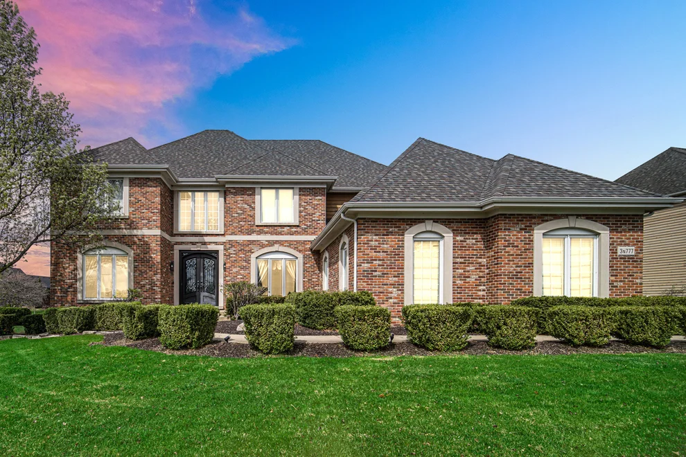 Unit for sale at 3N777 Walt Whitman Road, St. Charles, IL 60175