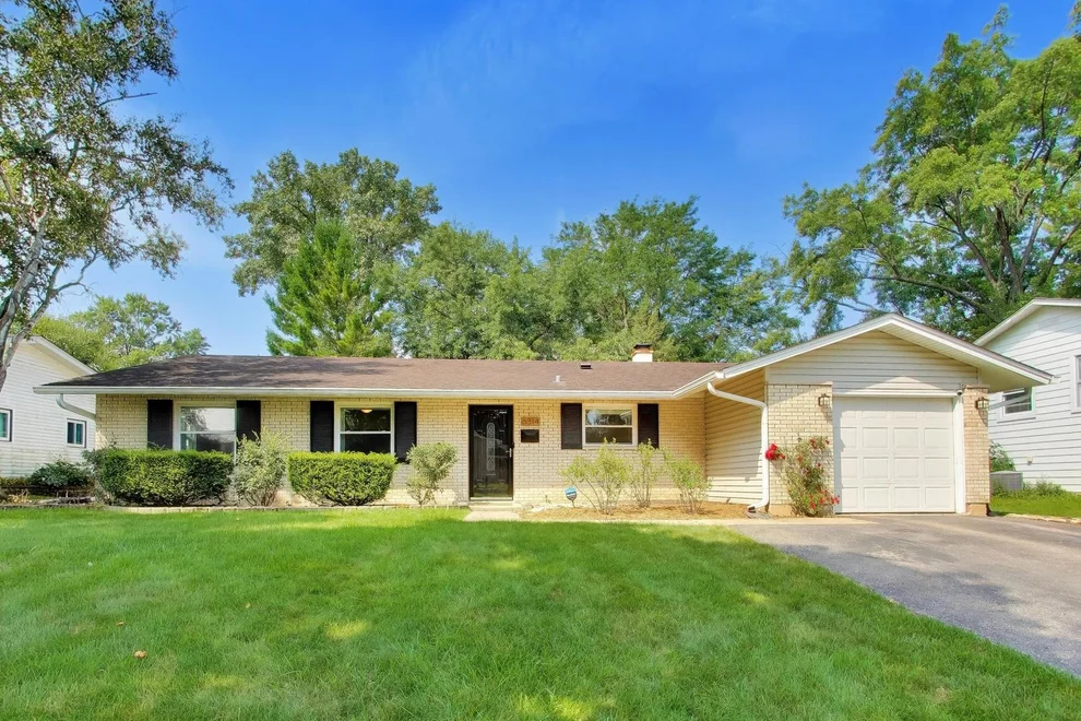 Unit for sale at 6314 Winston Drive, Woodridge, IL 60517