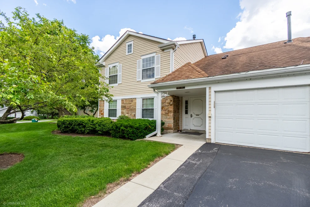 Unit for sale at 257 Ashland Court, Buffalo Grove, IL 60089