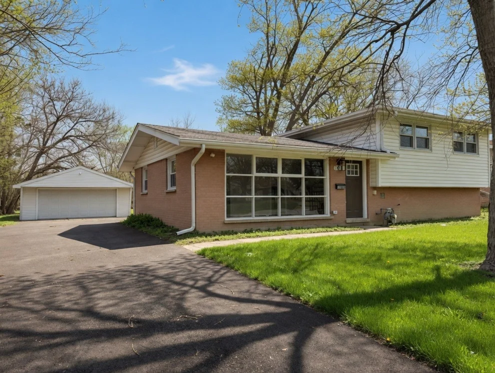Unit for sale at 19050 John Avenue, Country Club Hills, IL 60478
