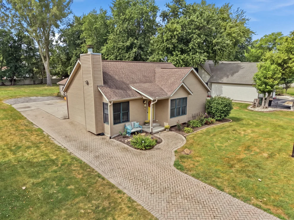 Unit for sale at 361 Oak Street, Braidwood, IL 60408