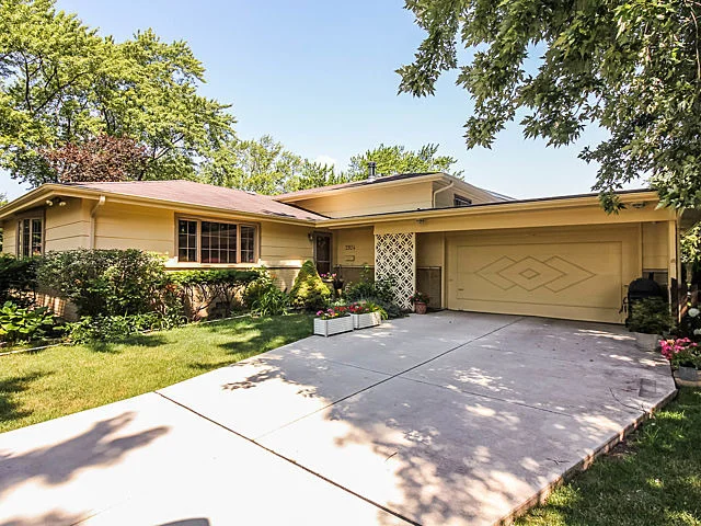 Unit for sale at 2924 Peachgate Court, GLENVIEW, IL 60026