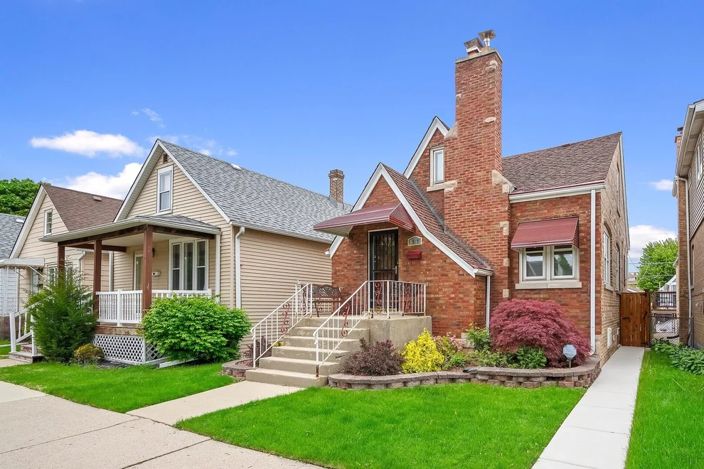 Unit for sale at 6217 S Mason Avenue, Chicago, IL 60638