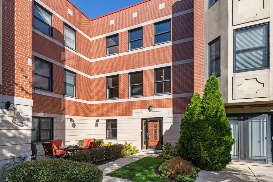 Unit for sale at 2340 W Adams Street, Chicago, IL 60612
