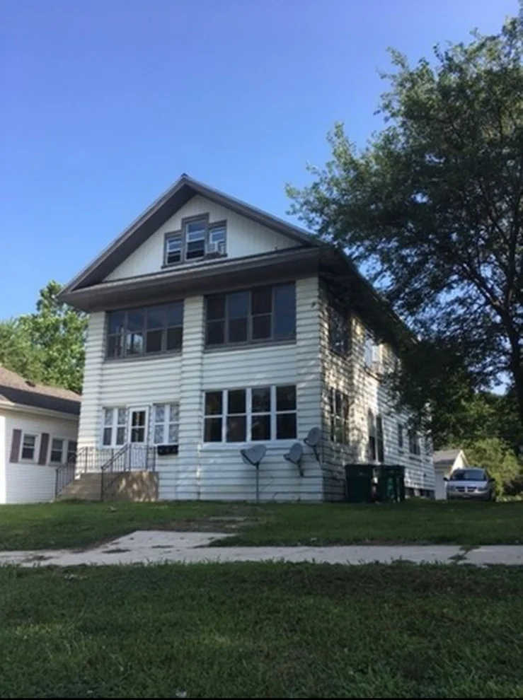 Unit for sale at 220 7th Street, Streator, IL 61364