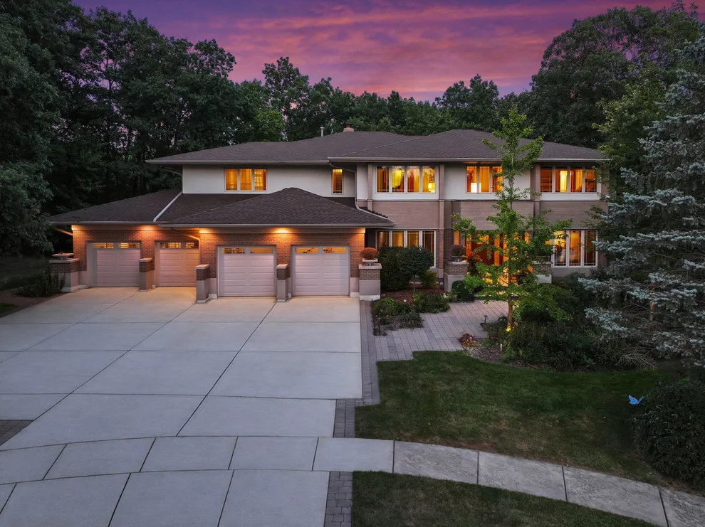 Unit for sale at 13001 Ravine Drive, Lemont, IL 60439