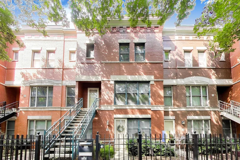 Unit for sale at 1328 W Fillmore Street, Chicago, IL 60607