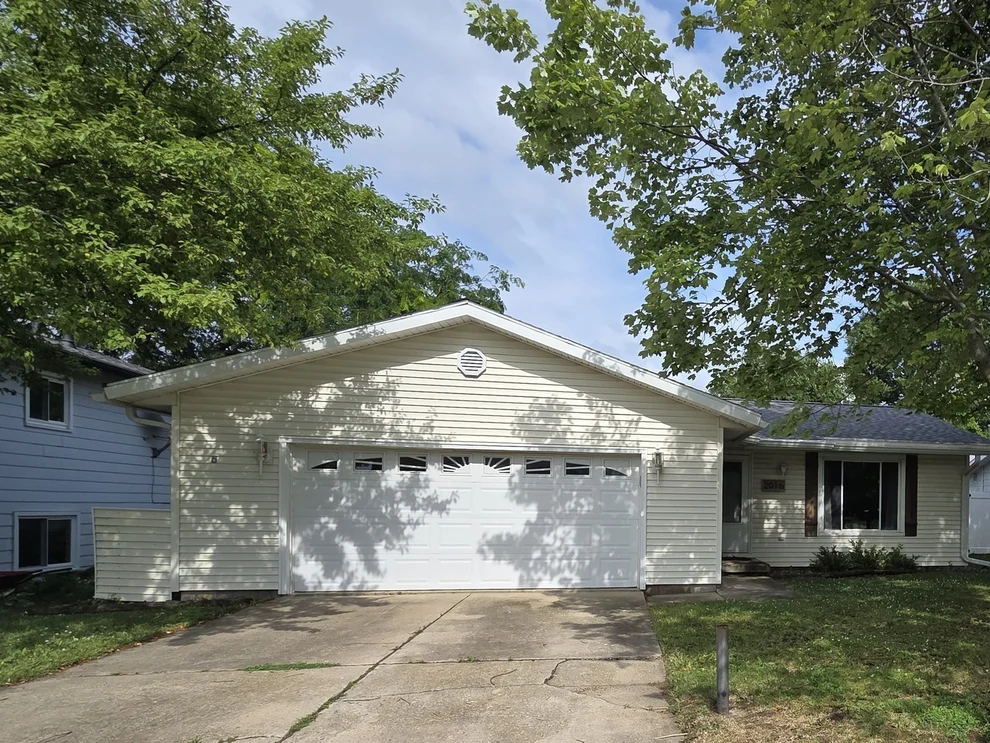 Unit for sale at 2016 Juniper Lane, Bloomington, IL 61701