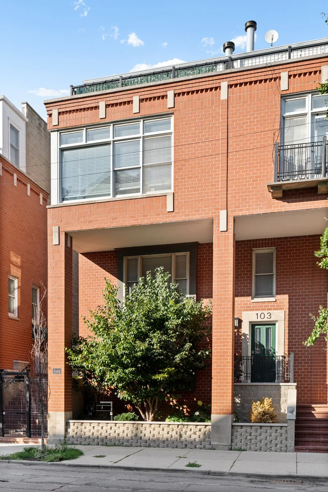 Unit for sale at 2843 N Lincoln Avenue, Chicago, IL 60657