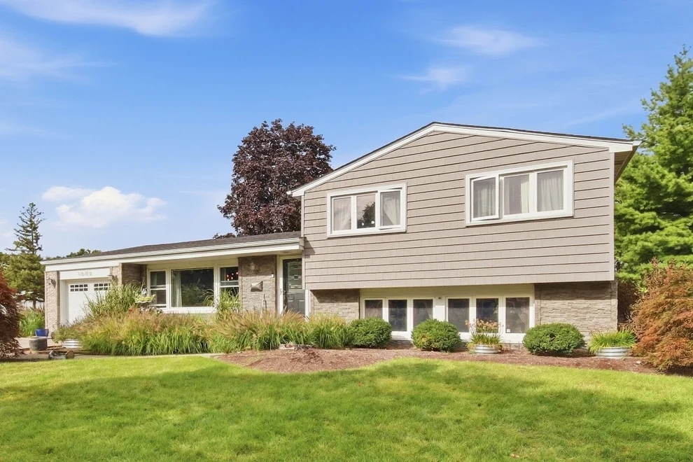 Unit for sale at 1006 W Frontenac Drive, Arlington Heights, IL 60004