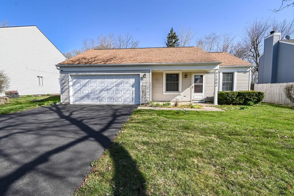 Unit for sale at 5150 Winona Lane, Gurnee, IL 60031