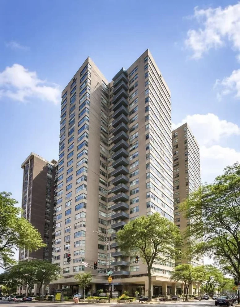 Unit for sale at 6301 N SHERIDAN Road, Chicago, IL 60660
