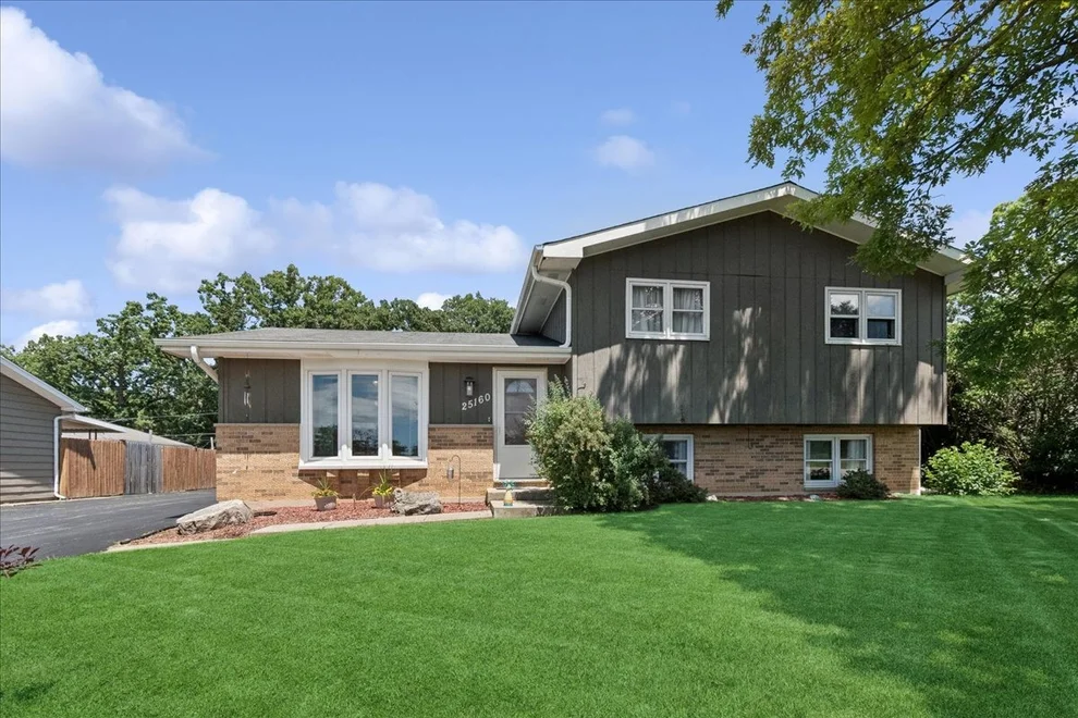 Unit for sale at 25160 W Monaville Road, Lake Villa, IL 60046