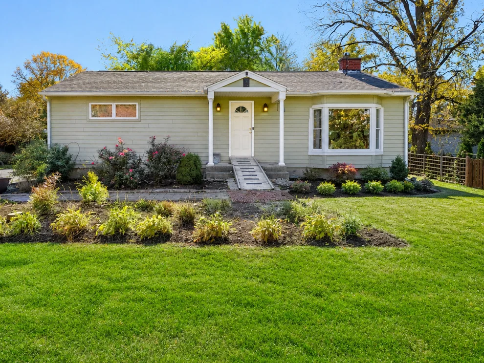 Unit for sale at 725 41st Street, Downers Grove, IL 60515