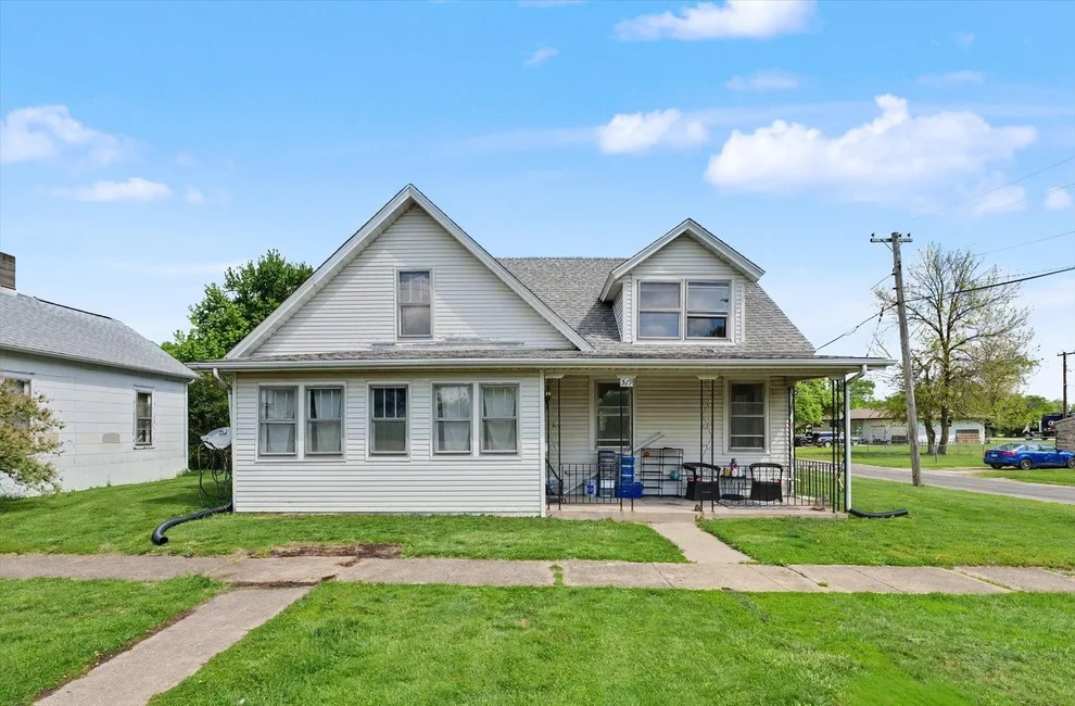 Unit for sale at 519 E Allen Street, Farmer City, IL 61842