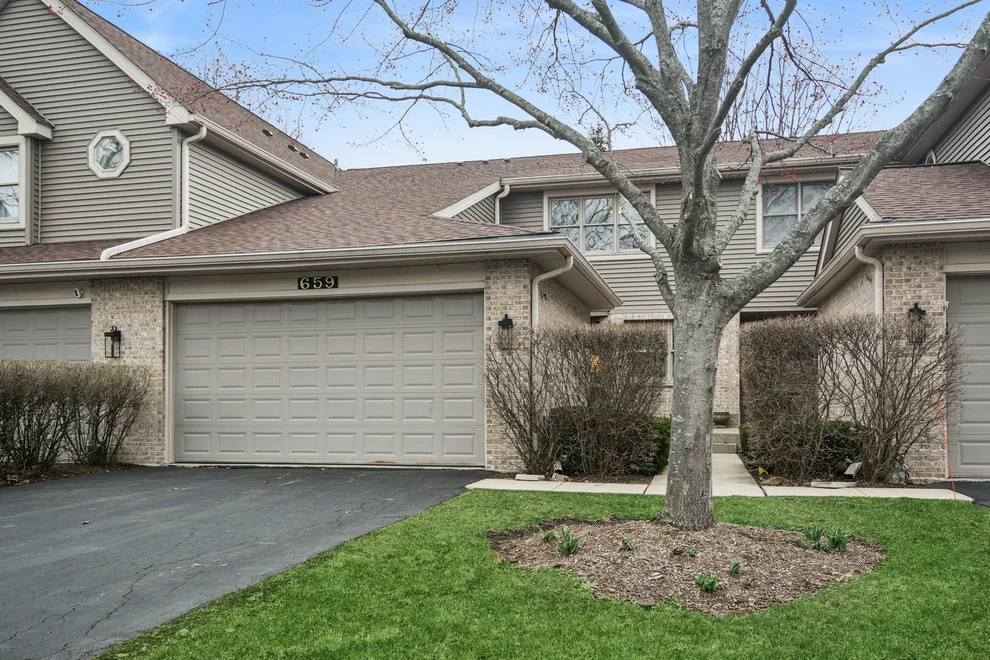 Unit for sale at 659 N Walden Drive, Palatine, IL 60067