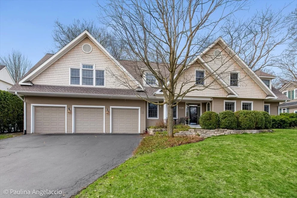 Unit for sale at 528 S Cook Street, Barrington, IL 60010