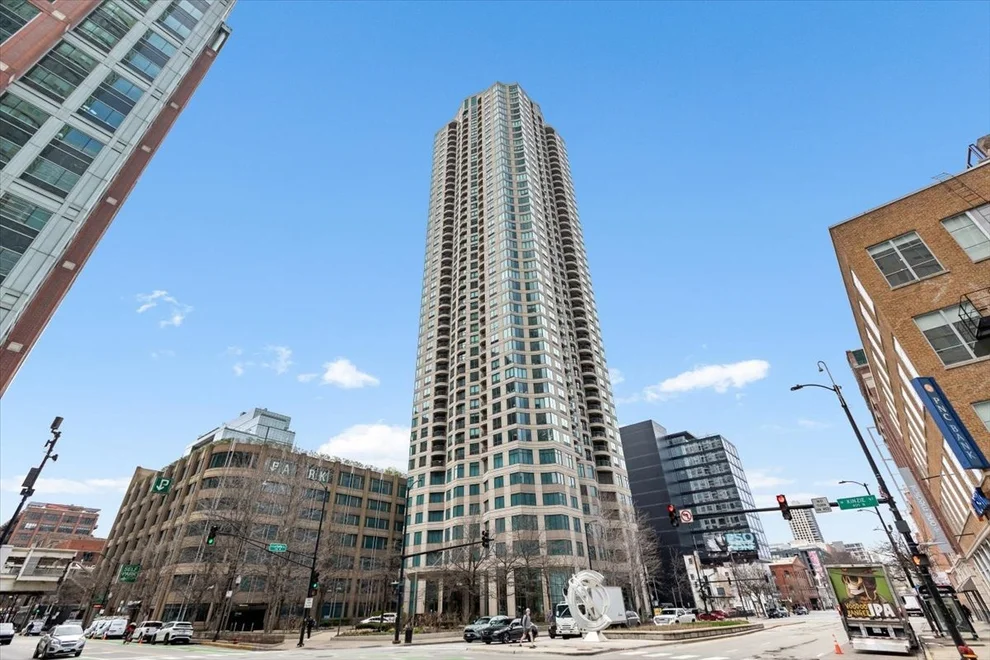 Unit for sale at 400 N La Salle Drive, Chicago, IL 60654