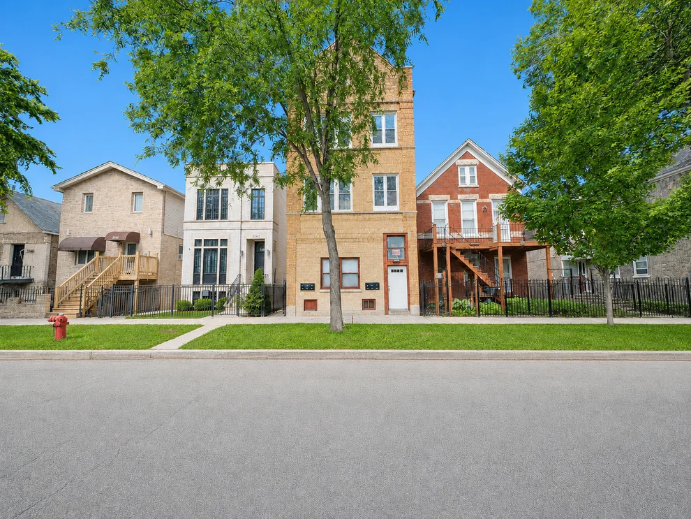 Unit for sale at 3320 S Carpenter Street, Chicago, IL 60608
