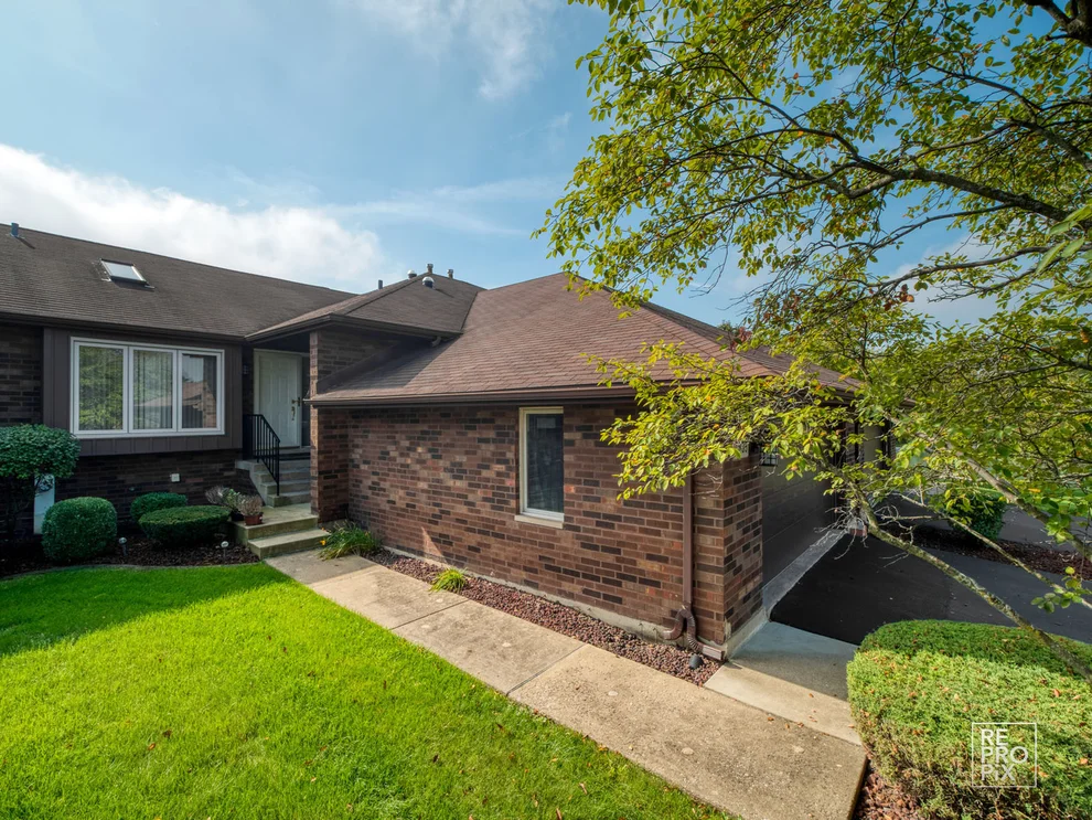 Unit for sale at 8835 Clearview Drive, Orland Park, IL 60462